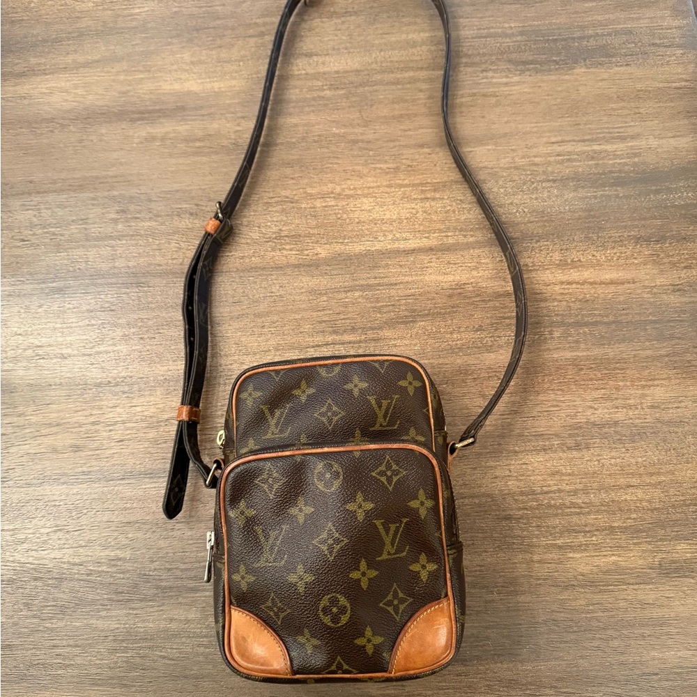 Louis Vuitton Vintage Amazone Crossbody